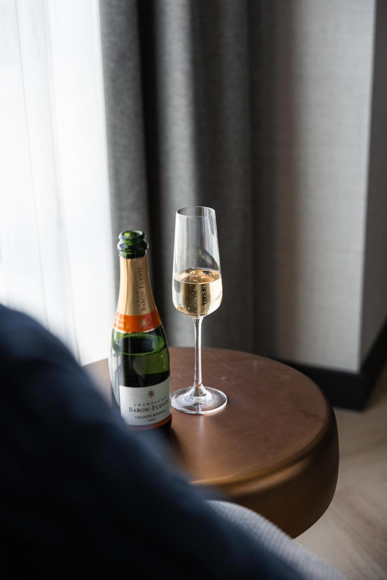 Hotel Twenty-Three Amsterdam Airport Хоофддорп Экстерьер фото